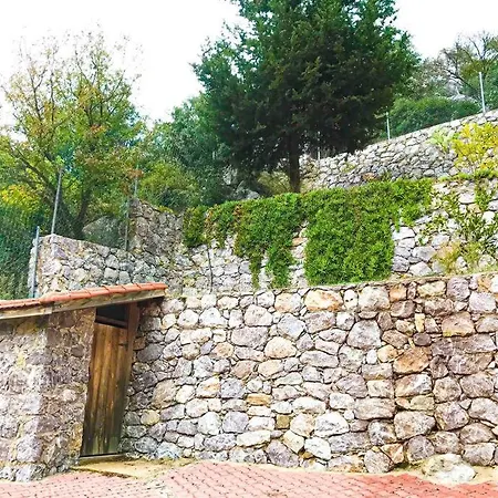 Holiday home The Stone House, A Peaceful Escape For Seasons