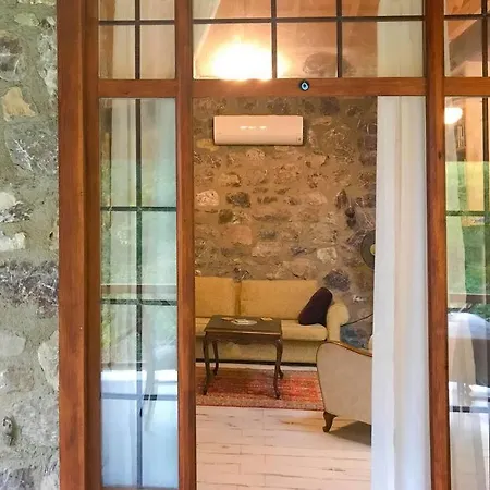 The Stone House, A Peaceful Escape For Seasons Holiday home *